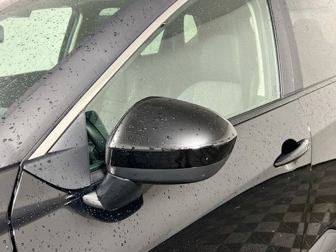 Used 2025 Nissan Rogue SV FWD image 12