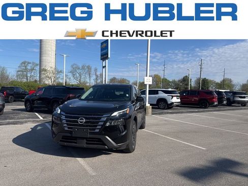 Used 2025 Nissan Rogue SV image 1