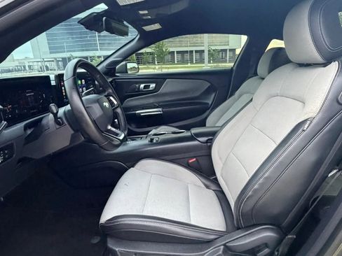 Used 2024 Ford Mustang Coupe image 28