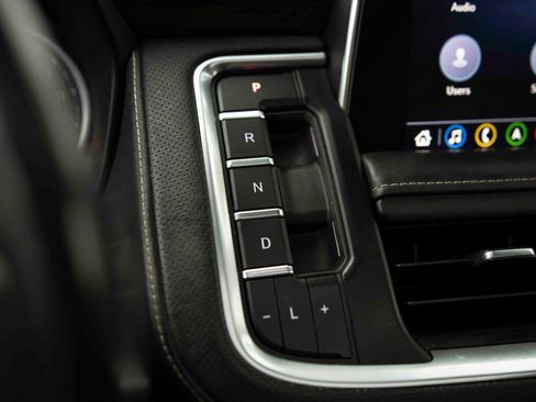 Used 2021 Chevrolet Tahoe Premier w/ Premium Package image 9