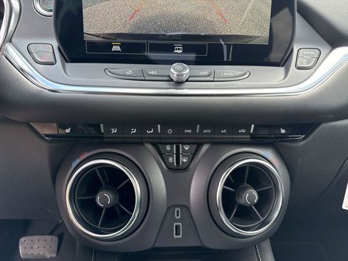 New 2025 Chevrolet Blazer LT w/ Convenience Package image 20