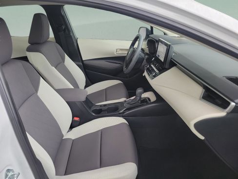 Used 2024 Toyota Corolla LE image 7