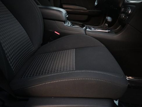 Used 2019 Dodge Charger R/T w/ Blacktop Package image 58