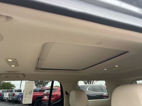 Used 2023 GMC Acadia Denali w/ Denali Ultimate Package AWD/4WD image 21