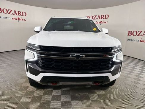 Used 2022 Chevrolet Tahoe Z71 w/ Luxury Package AWD/4WD image 2