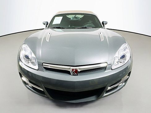 Used 2008 Saturn Sky w/ Premium Trim Package image 2
