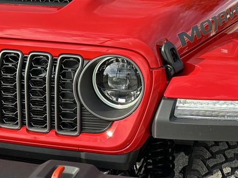 New 2025 Jeep Gladiator Mojave image 7