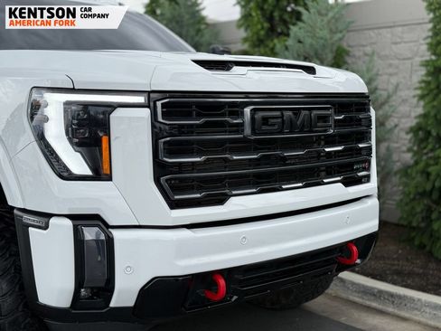 Used 2024 GMC Sierra 2500 AT4 w/ AT4 Premium Plus Package AWD/4WD image 12