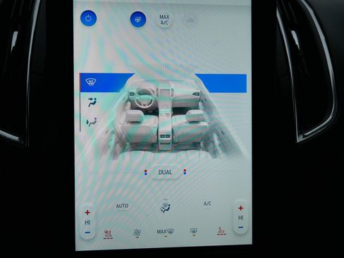 Used 2022 Ford Edge Titanium w/ Equipment Group 301A image 20