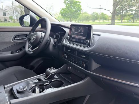 Used 2023 Nissan Rogue S AWD/4WD image 24