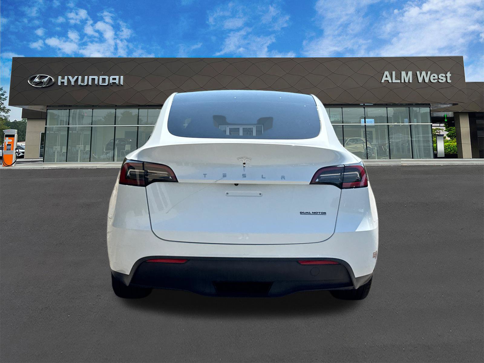 Used 2023 Tesla Model Y Long Range AWD/4WD image 6