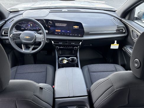 New 2026 Chevrolet Traverse LT w/ LPO, Floor Liner Package image 15