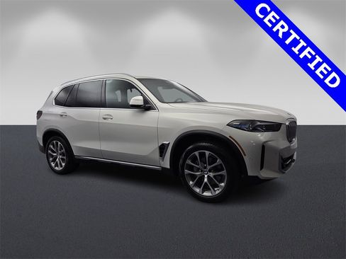 Certified 2024 BMW X5 sDrive40i w/ Premium Package image 1