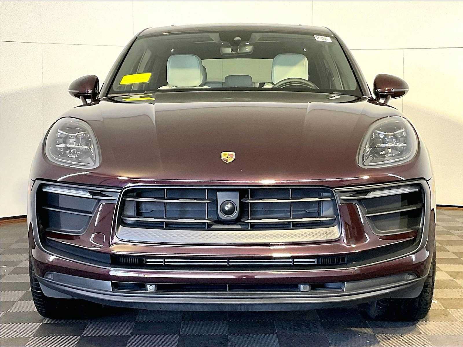 Certified 2024 Porsche Macan AWD/4WD image 10