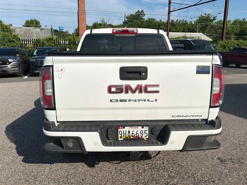 Used 2022 GMC Canyon Denali AWD/4WD image 8