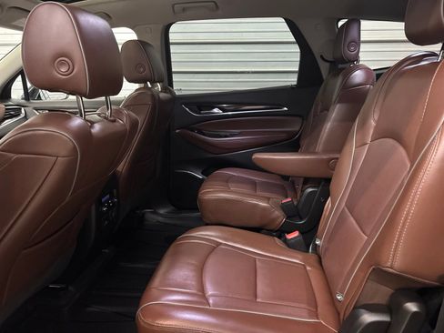 Used 2018 Buick Enclave Avenir w/ Avenir Technology Package AWD/4WD image 25