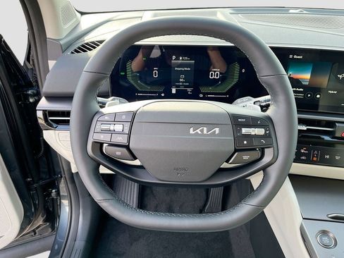 New 2026 Kia Sportage EX image 17