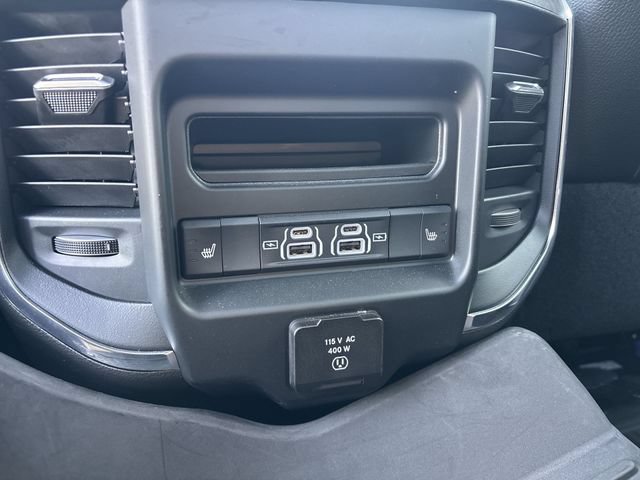 Used 2025 RAM 2500 Laramie AWD/4WD image 17