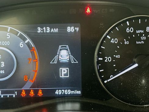 Used 2023 Nissan Kicks SR w/ SR Premium Package image 18