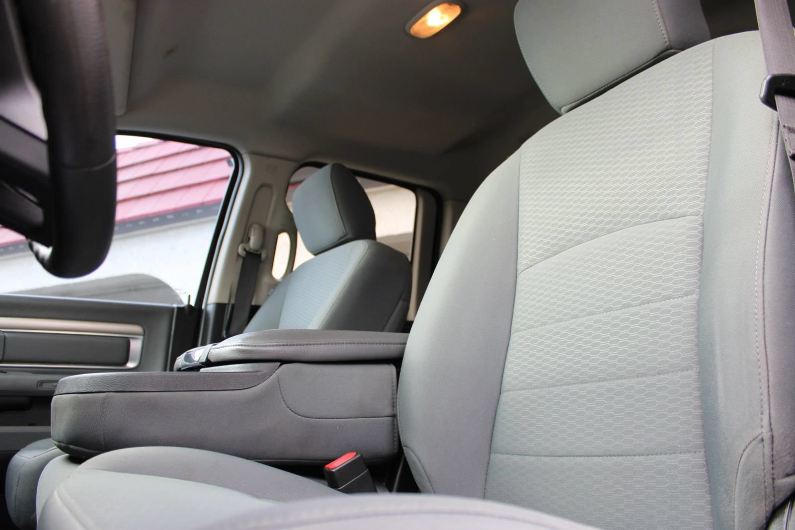 Used 2017 RAM 1500 Classic SLT RWD image 10