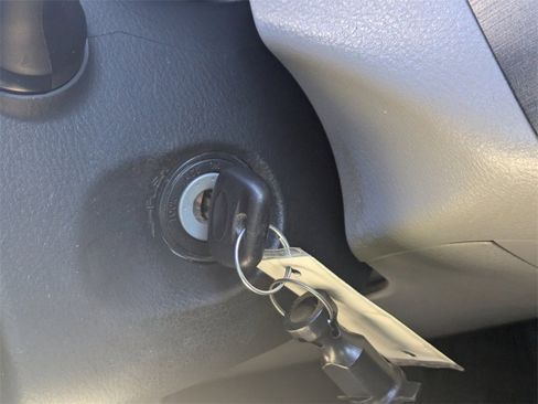 Used 2012 Toyota RAV4 FWD image 34