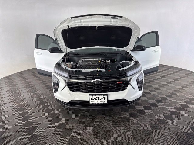 Used 2025 Chevrolet Trax RS w/ Driver Confidence Package FWD image 13