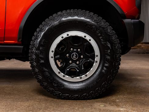 Used 2023 Ford Bronco Black Diamond w/ Sasquatch Package image 19