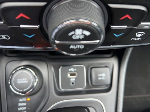 Used 2022 Jeep Cherokee Latitude Lux image 20