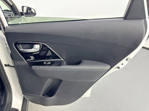 Used 2019 Kia Niro EX image 41