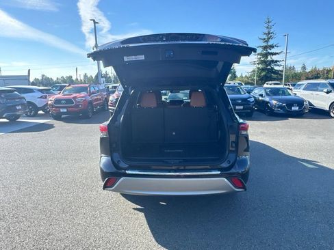 Used 2020 Toyota Highlander Platinum AWD/4WD image 10