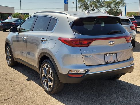 Used 2021 Kia Sportage EX FWD image 2