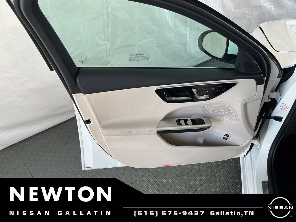 Used 2025 Mercedes-Benz C 300 4MATIC Sedan image 49