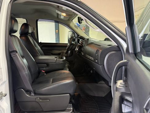 Used 2014 Chevrolet Silverado 2500 LT w/ Interior Plus Package AWD/4WD image 14