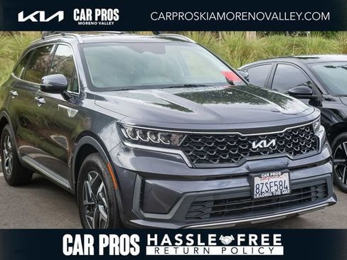 Used 2022 Kia Sorento S FWD image 1