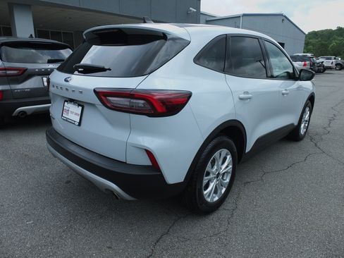 Used 2025 Ford Escape Active FWD image 3