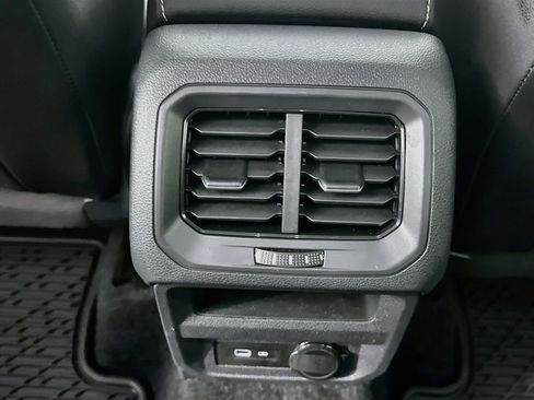 Used 2023 Volkswagen Tiguan SE FWD image 27