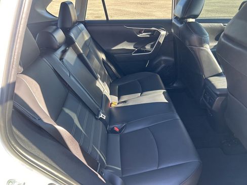 Used 2022 Toyota RAV4 Limited image 22