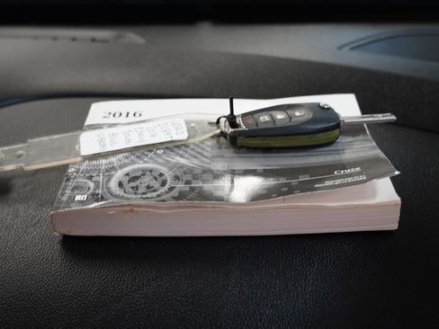 Used 2016 Chevrolet Cruze LT image 35