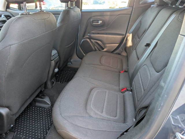 Used 2022 Jeep Renegade Latitude w/ Convenience Group AWD/4WD image 26