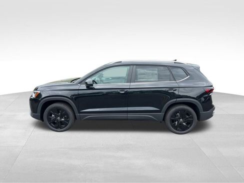 New 2026 Volkswagen Taos SE FWD image 4