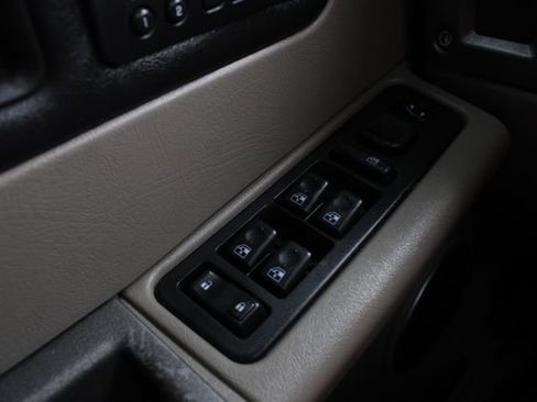 Used 2004 HUMMER H2 w/ Preferred Equipment Group image 9