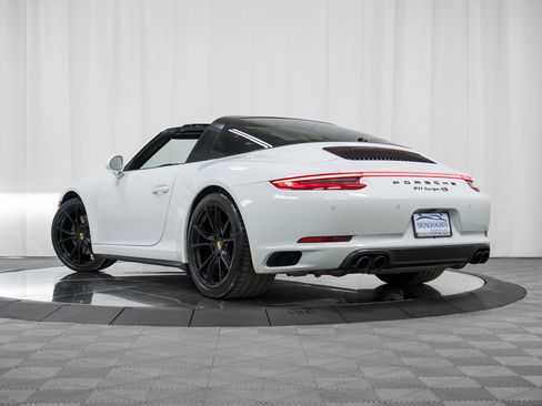 Certified 2019 Porsche 911 Targa 4S image 36