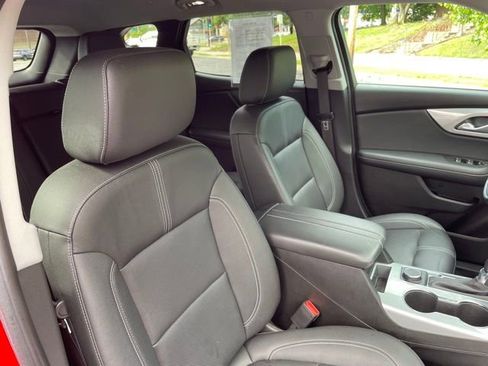 Used 2024 Chevrolet Blazer LT FWD image 32