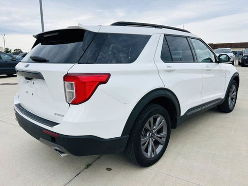 Used 2024 Ford Explorer XLT w/ Equipment Group 202A AWD/4WD image 44