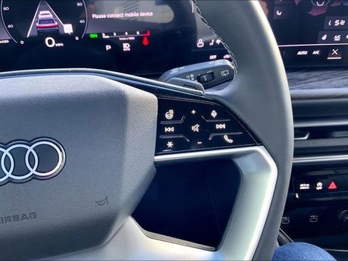 Used 2025 Audi Q5 Premium w/ Convenience Package image 24