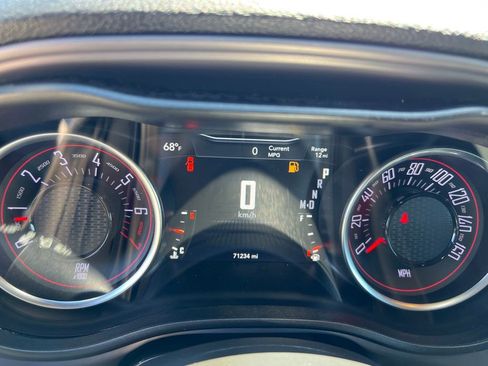Used 2023 Dodge Challenger SXT RWD image 23