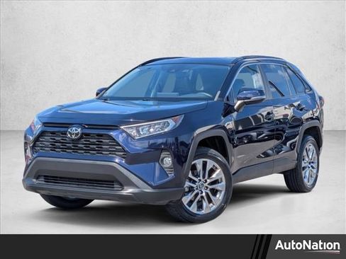 Used 2019 Toyota RAV4 XLE Premium FWD image 1