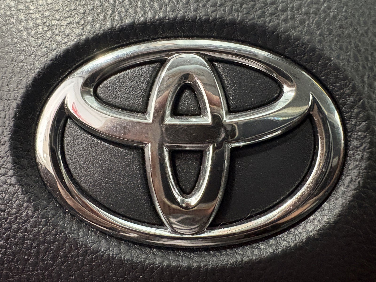 Used 2024 Toyota RAV4 XLE FWD image 19