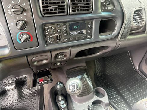 Used 2001 Dodge Ram 3500 Truck 4x4 Quad Cab image 18