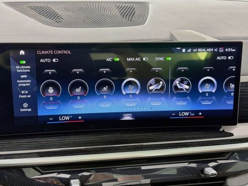 Used 2023 BMW X7 xDrive40i w/ M Sport Package AWD/4WD image 16